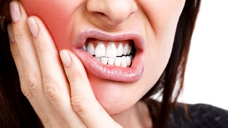 Warning Signs of Porcelain Crown Damage