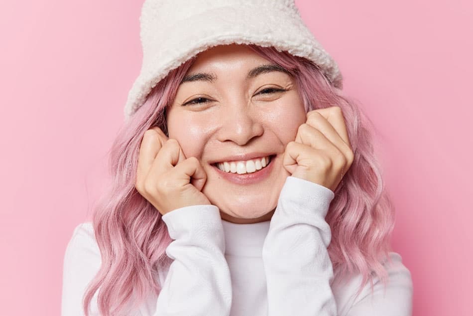 Top aesthetic porcelain tooth shapes are leading the trend in 2024.