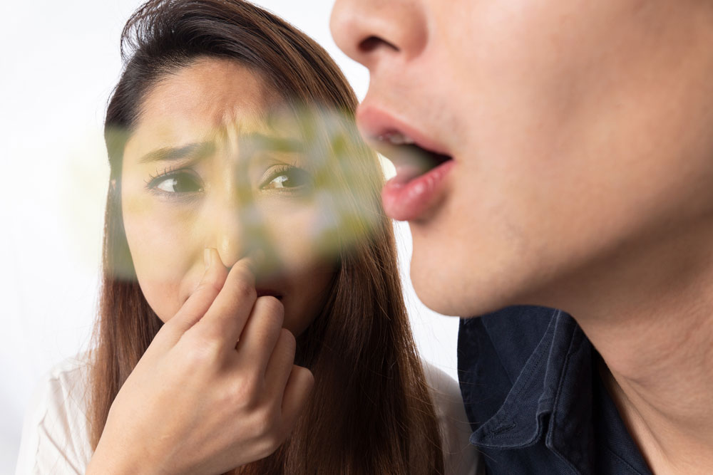 nôn mửa do rượu bia, cần vệ sinh răng miệng thế nào cho đúng? Ảnh: Shutterstock