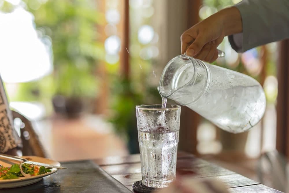 Can we drink ice water after wisdom tooth extraction?