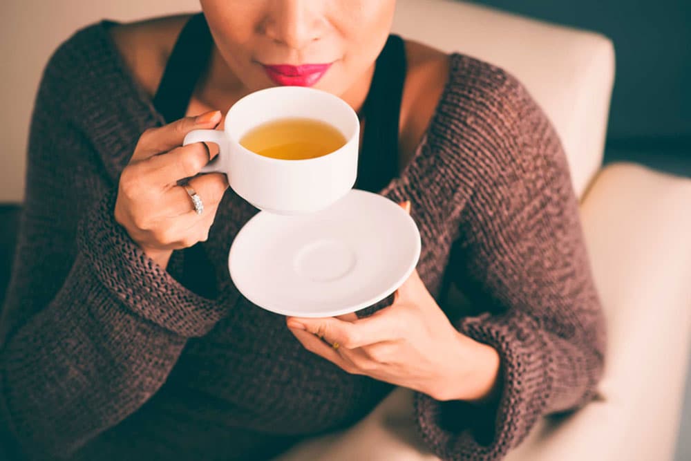 Uống trà có bị vàng răng không? làm thế nào để hạn chế