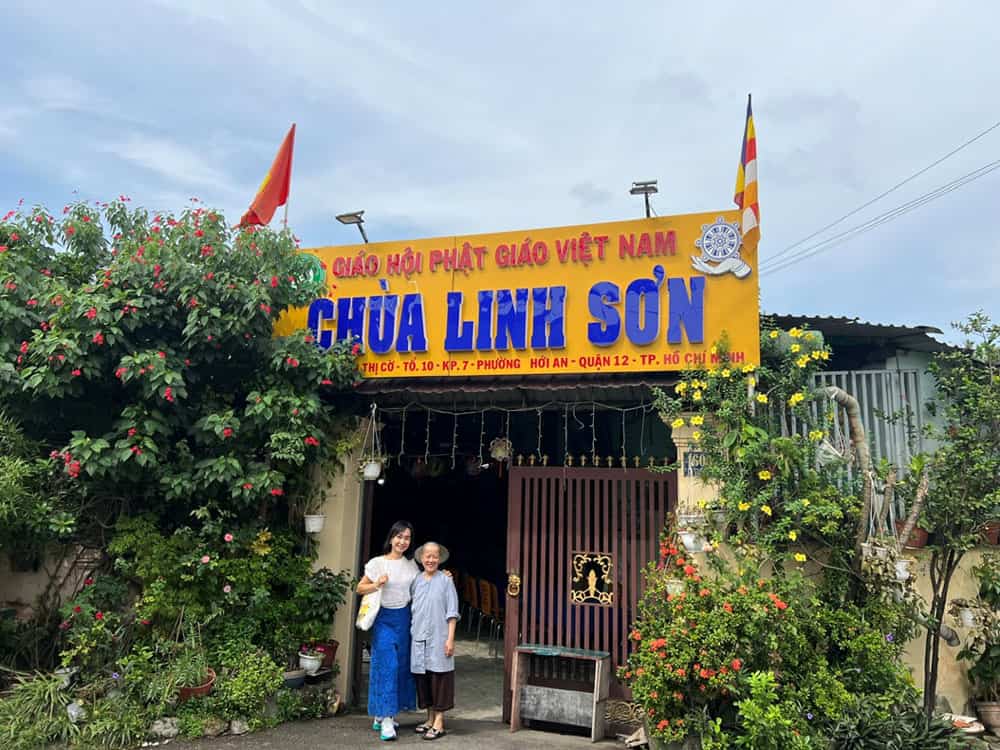 Bs Thu Thuy thăm mái ấm Linh Sơn