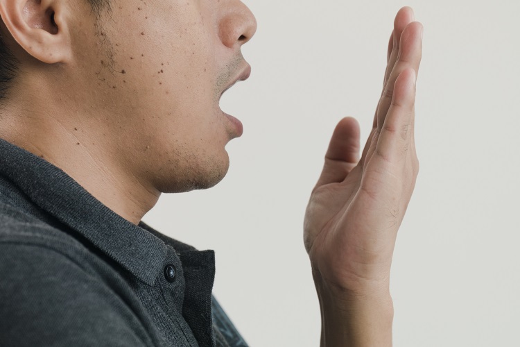 11 types of bad breath and related health problems