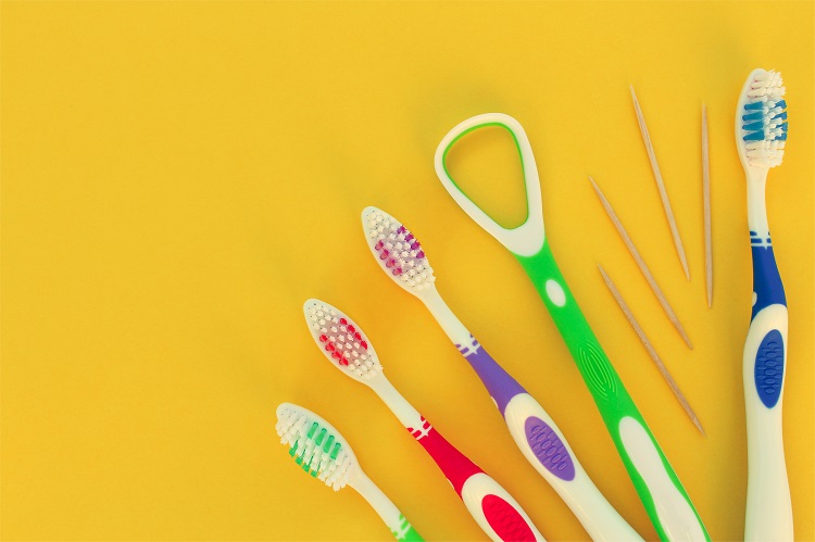 scrape tongue to prevent bad breath